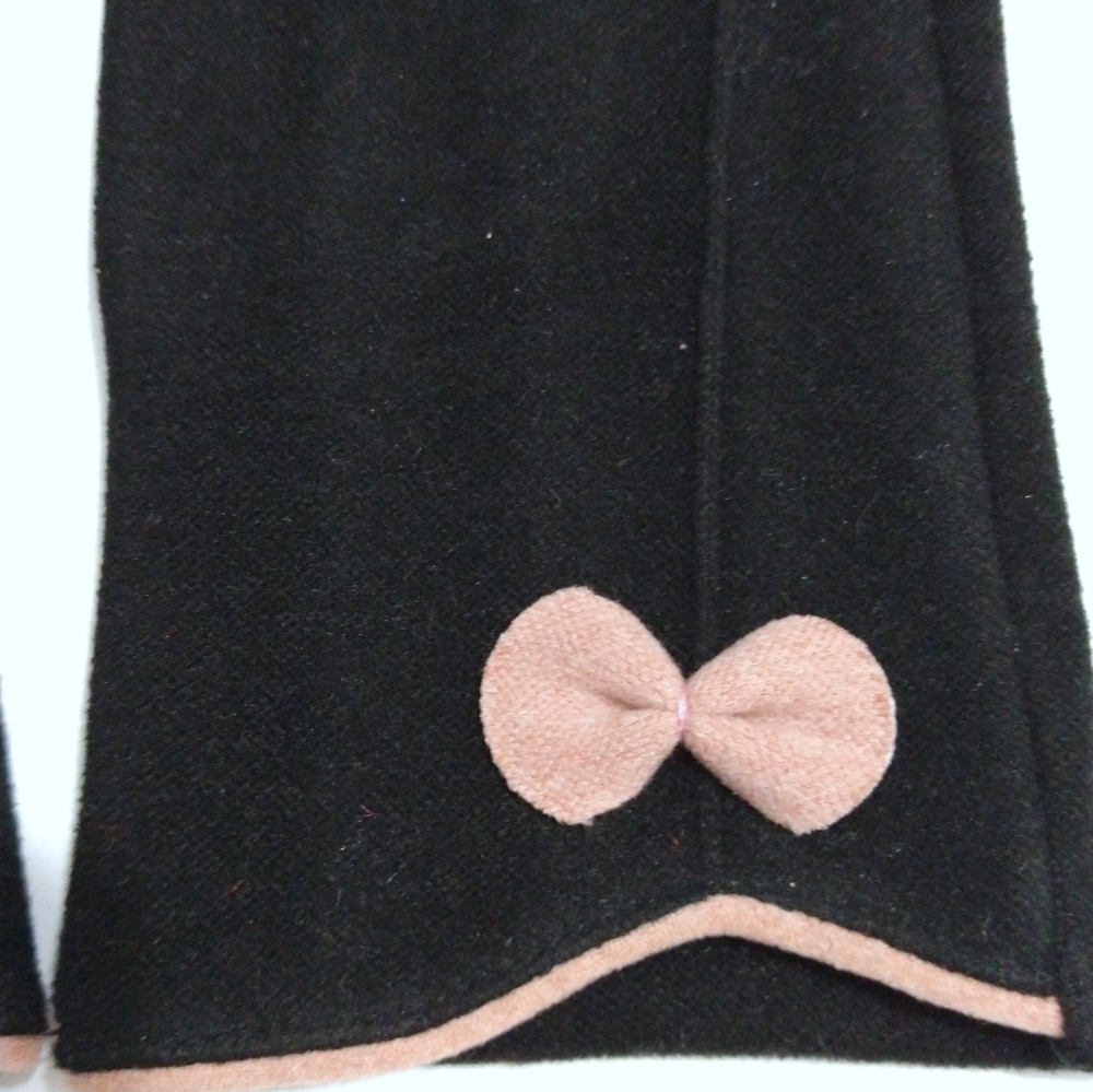 NWT Women's Faux Suede Black Gloves - Picture 3 of 5